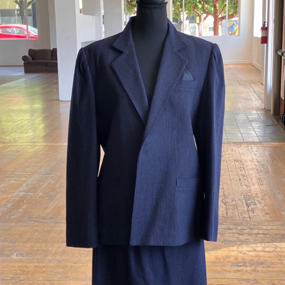 Vintage navy pinstriped skirt suit - Picture 2 of 14